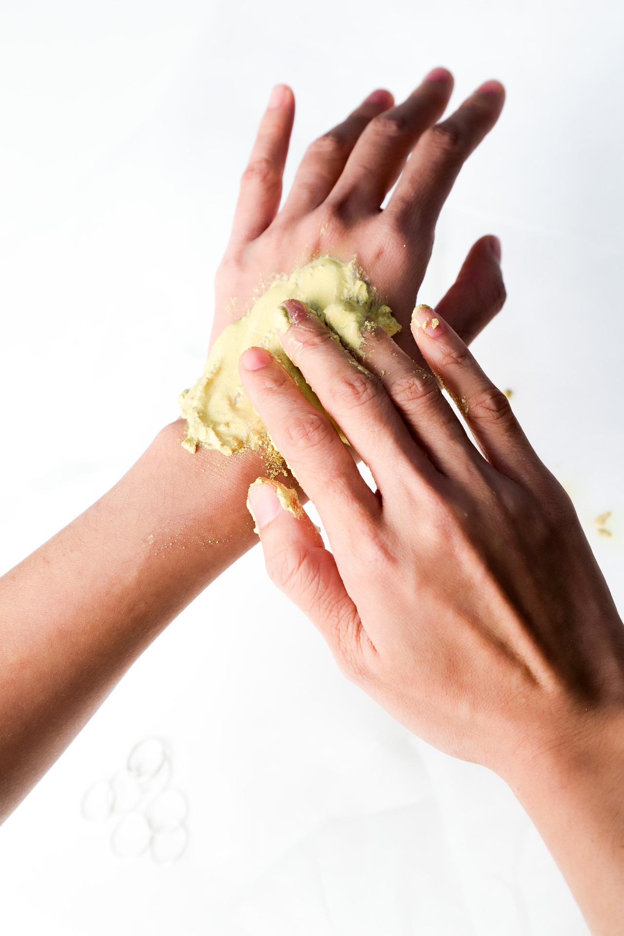 Hand scrub